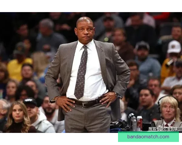 里弗斯建议快船首选退役麦卡杜与小乔丹球衣未提保罗小卡