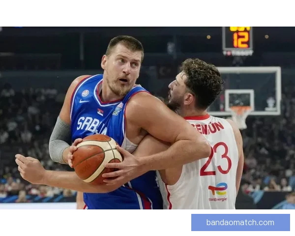 约基奇展现顶级进攻技巧，本场比赛教会我们如何围绕核心组织进攻